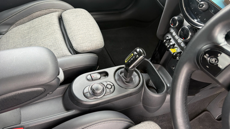 MINI Hatchback 135kW Cooper S Level 2 33kWh 3dr Auto Electric Hatchback